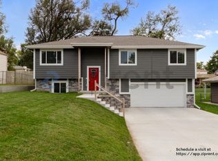 5323 P St, Omaha, NE 68117