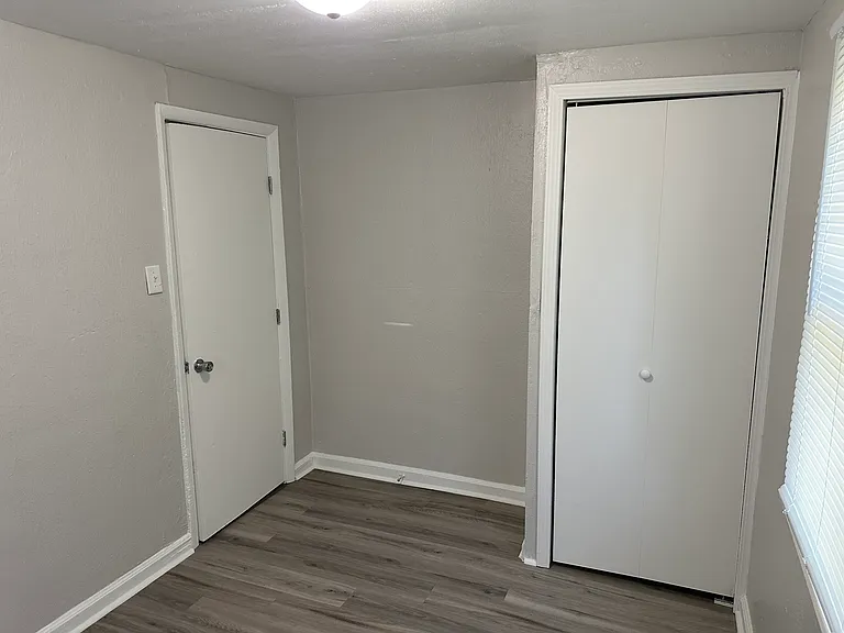 1165 S Drexel Ave — Photo 11