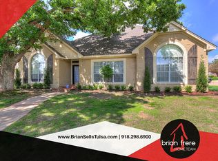 8332 S 5th St, Broken Arrow, OK 74011