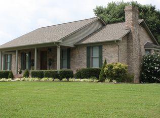 255 Oak Ln, Bluff City, TN 37618