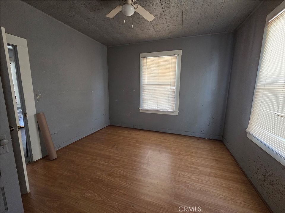 2nd image of 114 N Lincoln St