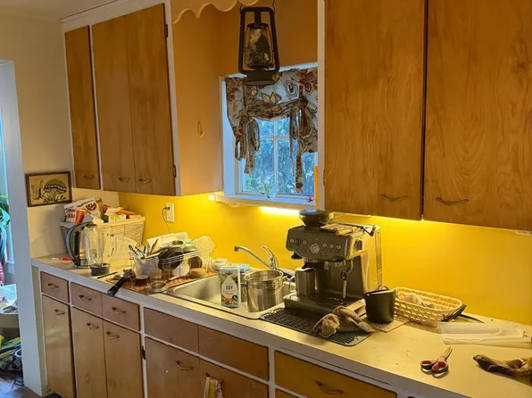 1618 N 36th St, Seattle, WA 98103