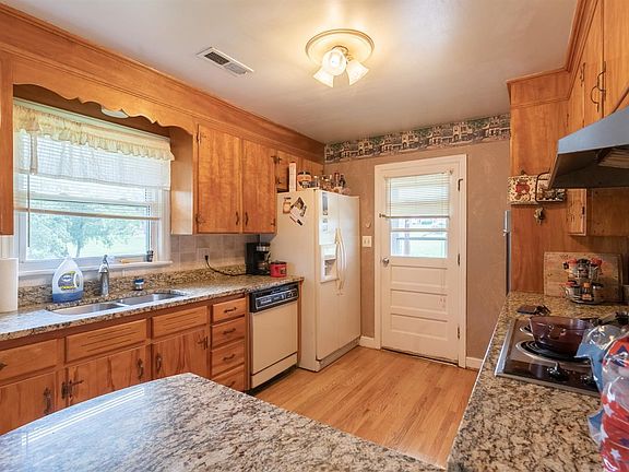 5th image of 3613 Oaklawn Ave NW