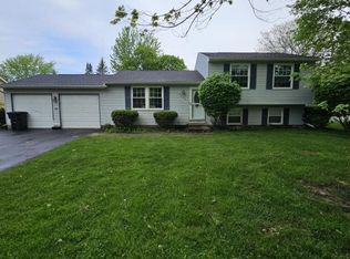 8432 Falcon Dr, Liverpool, NY 13090
