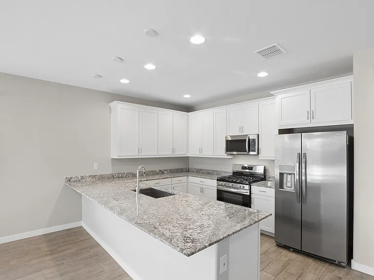 3315 S Piedra — Photo 3