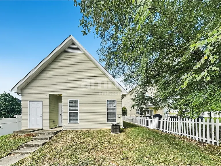 13640 Swinton Rd — Photo 16