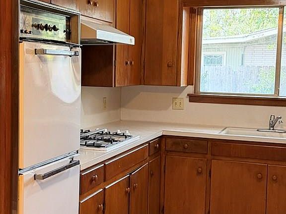 5th image of 1224 Cottonwood Dr