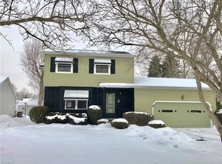 138 Hillview Dr, Hubbard, OH