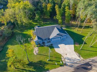 2607 Marilyn Dr, Stoughton, WI 53589