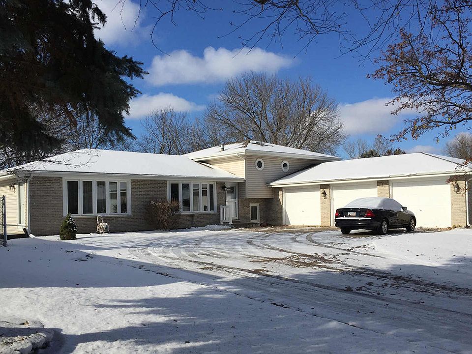 1st image of 1015 Somerset Acres