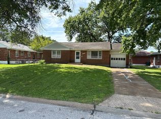 1254 Waldorf Dr, Saint Louis, MO 63137