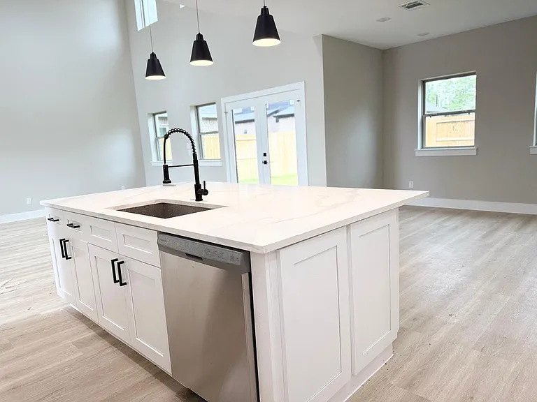 2518 Liguria Ln — Photo 7
