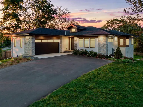 10821 Blossom Rd, Eden Prairie, MN 55347