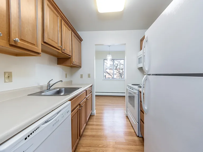 Clintwood Apartments — Photo 54