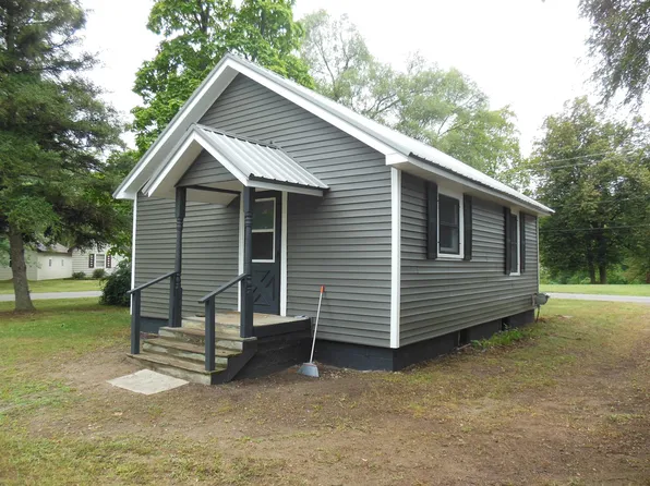 400 N River St, Gladwin, MI 48624