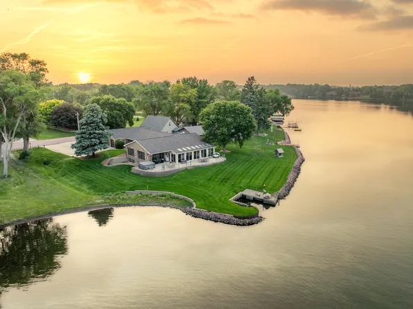 111 S Harmon Dr, Mitchell, SD 57301