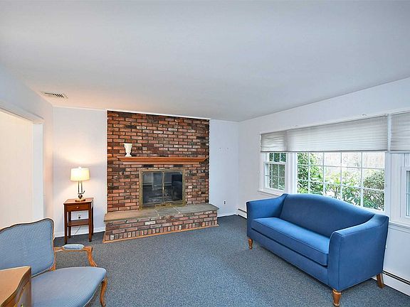 5th image of 180 Bayville Ave