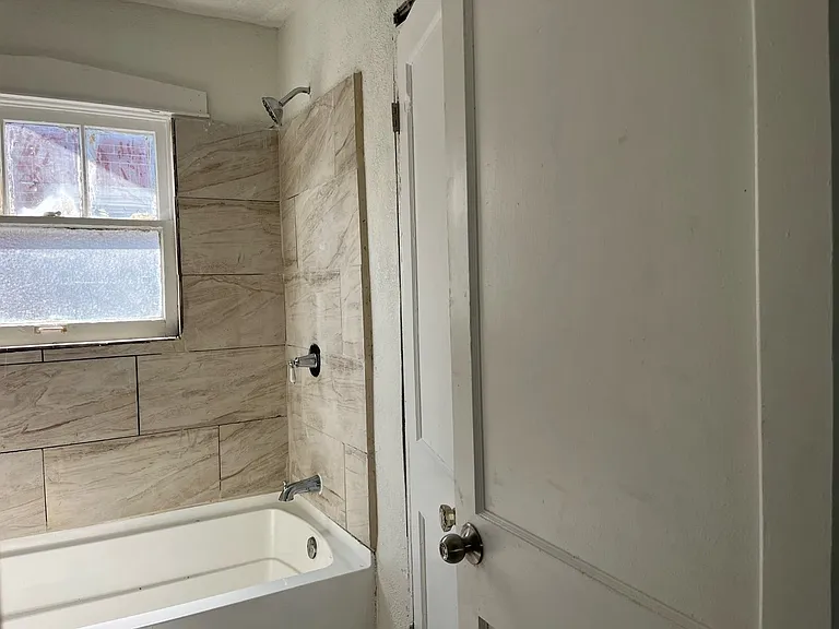 413 S 38th St #1 — Photo 9