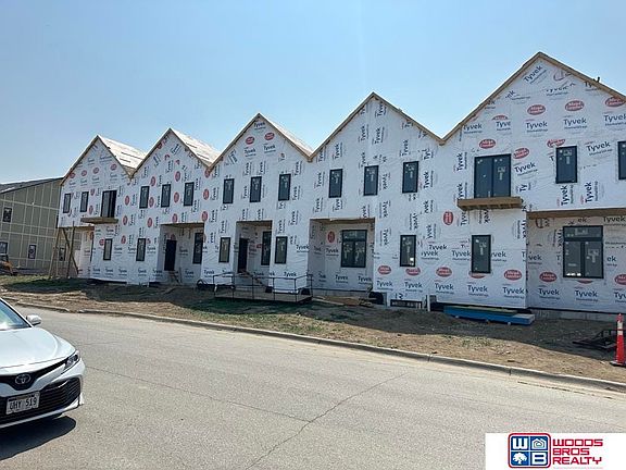 4th image of 7135 Kentwell Ln