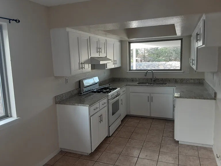 11453 Rex Baxter Dr — Photo 2