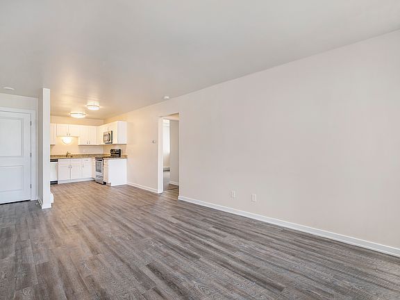 4th image of 2230 Fuller Ct #208