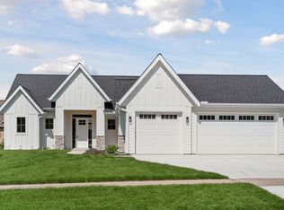 11301 Latrobe Ln N, Lake Elmo, MN 55042