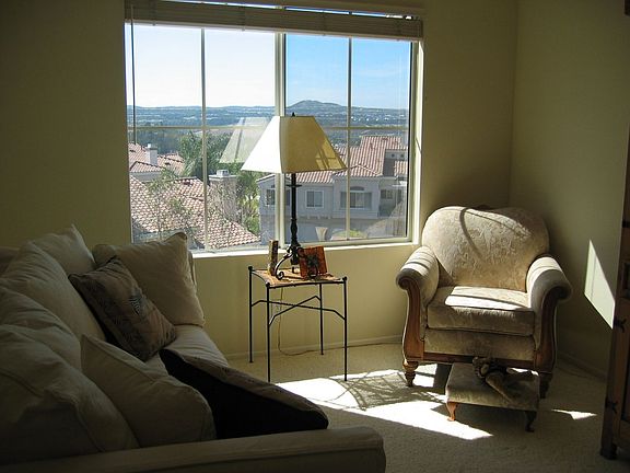 Second bedroom w/view 