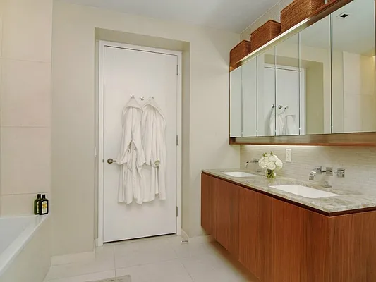 Sold by Sotheby's International Realty | media 4