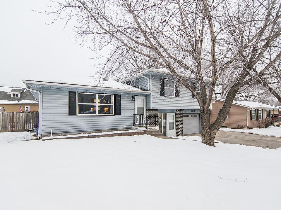 1st image of 104 Fairview Dr