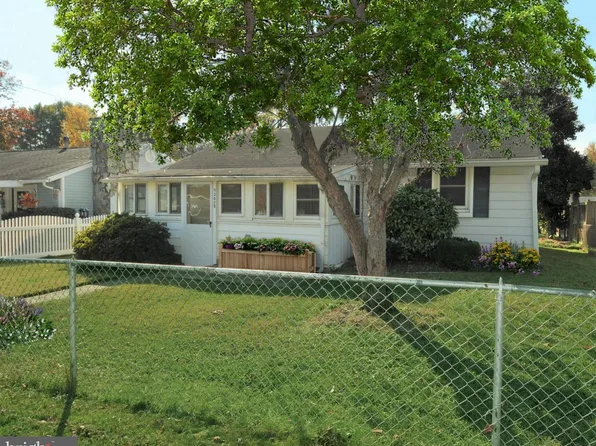 5207 Kenesaw St, College Park, MD 20740