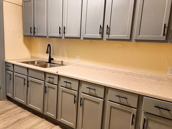 2nd image of 3112 W Glendale Ave APT 1