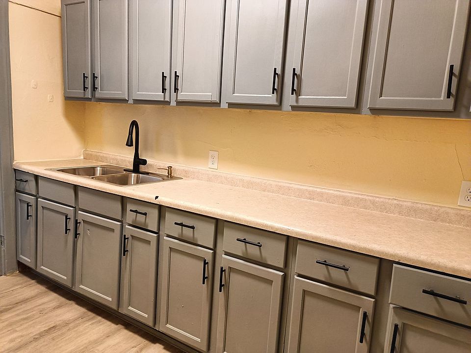 1st image of 3112 W Glendale Ave APT 1