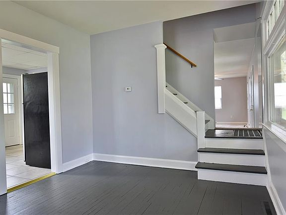 5th image of 305 Grant St
