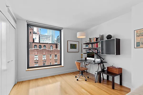Sold by Hauseit LLC | media 9