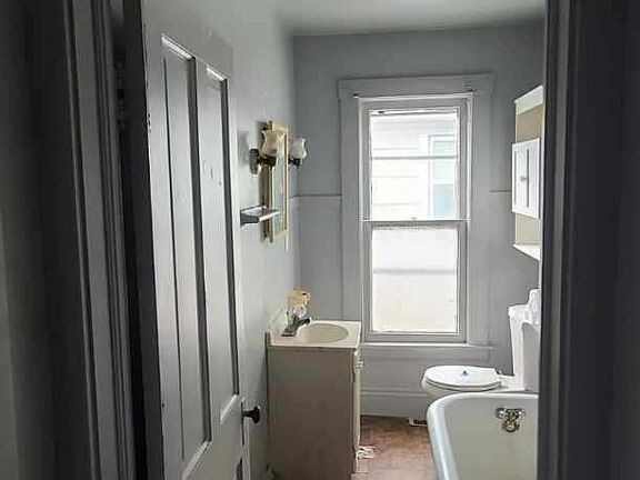 3rd image of 114 Lincoln Ct