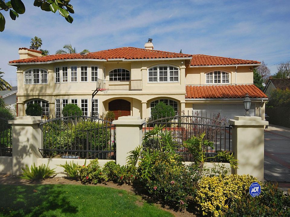 1st image of 13859 Chandler Blvd