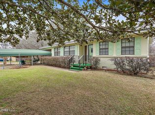 3202 King Dr, Pearl, MS 39208