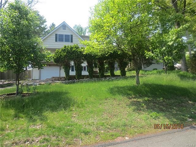 1st image of 17 Lindbergh Ln