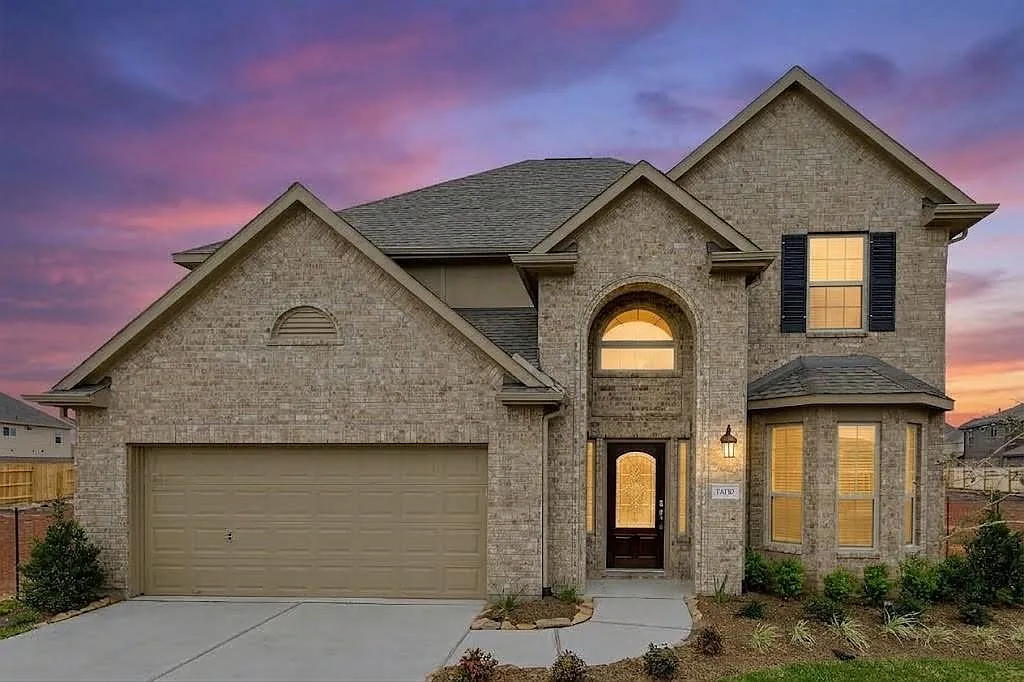 4 bed, 3.5 bath, 2459 sqft, $2,400 — Photo 1