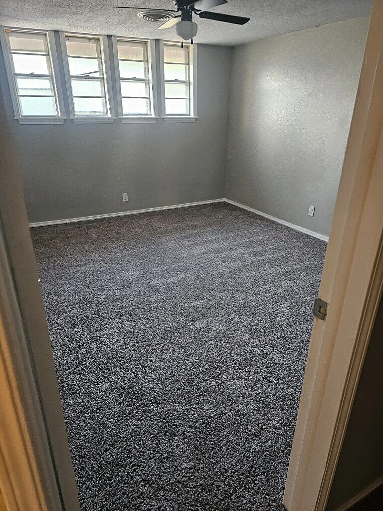4 bed, 3.5 bath, 3201 sqft, $2,400 — Photo 4