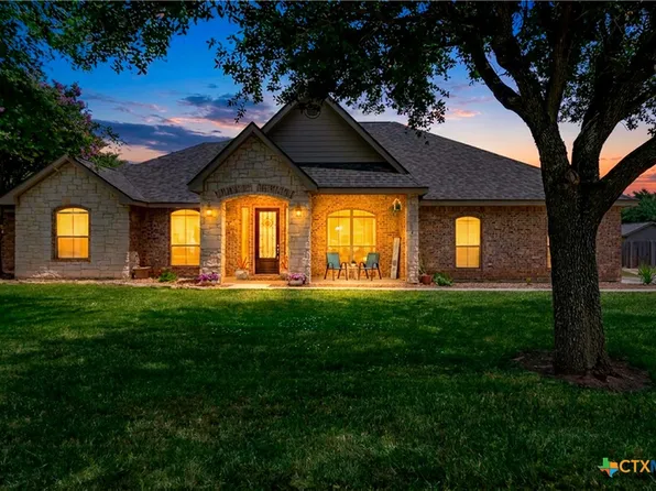 1446 Emily Ln, Seguin, TX 78155