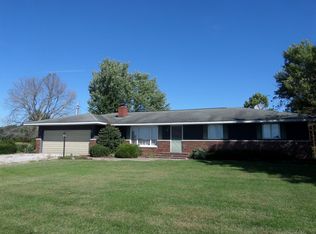 4789 E 300th Rd, Casey, IL 62420
