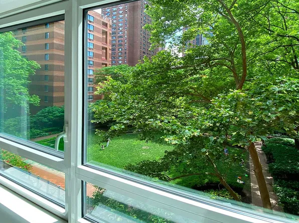 200 E 94th St APT 219, New York, NY 10128