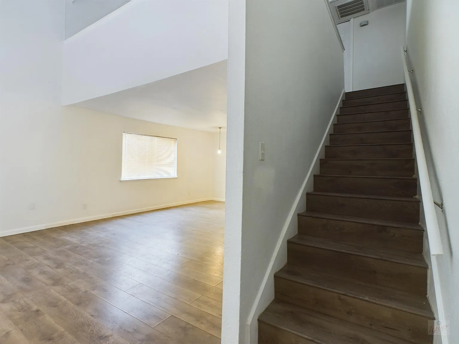 1 bed, 1.0 bath, 714 sqft, $995 — Photo 2