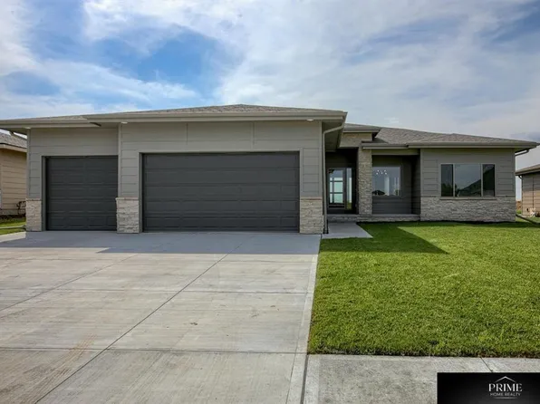 5938 N 209th St, Elkhorn, NE 68022