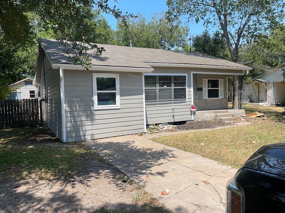 2nd image of 500 Azalea Dr