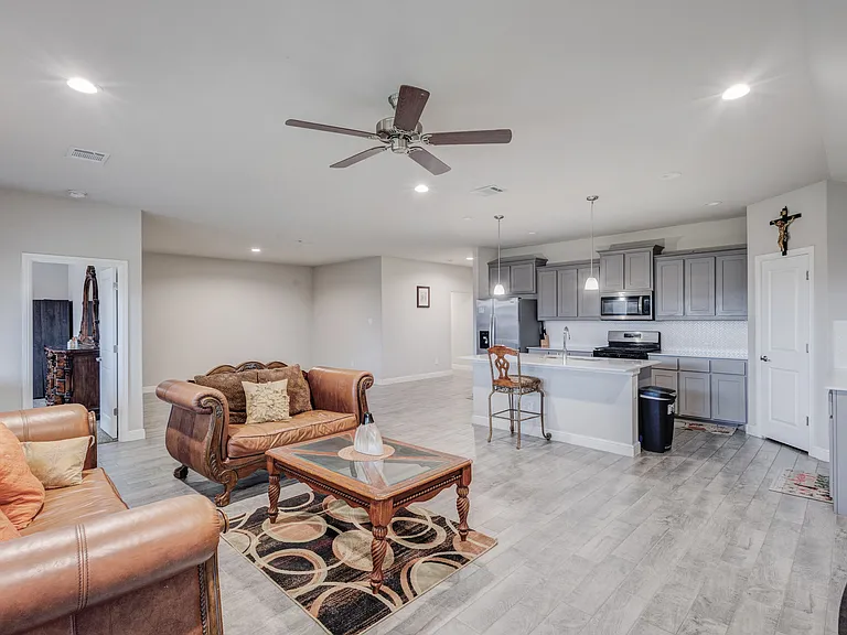 1221 Rolling Meadows Dr — Photo 17
