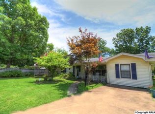903 Clearview St SW, Decatur, AL 35601