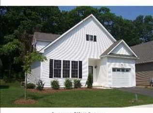 40 Pinehurst Dr, East Haven, CT 06513