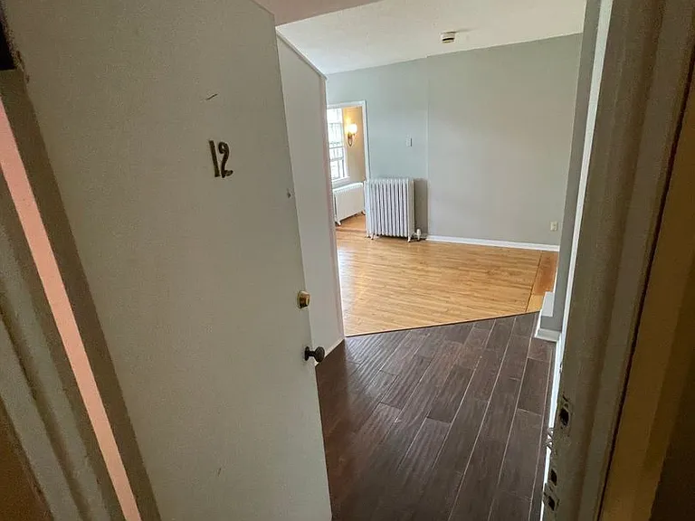 2118 Pillsbury Ave S #12 — Photo 12